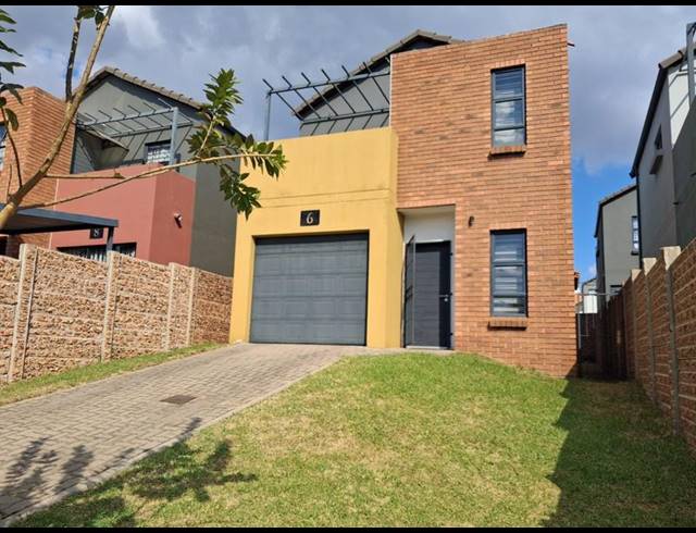 3 BEDROOM TOWNHOUSE FOR SALE IN SOUTH HILLS